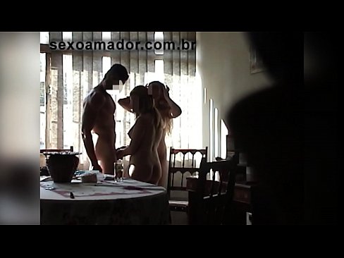 ❤️ Prietenii sexuali invită un bărbat uriaș și o partidă în trei cu el ☑  at us ro.virtsextor.ru ❤