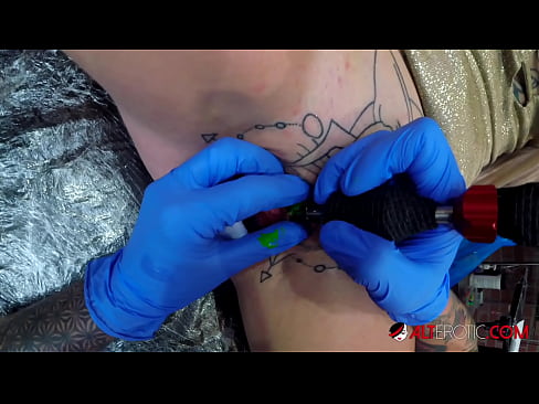 ❤️ Sully Savage, o bunăciune extrem de tatuată, și-a făcut un tatuaj pe clitorisul ei ☑ at us ro.virtsextor.ru ❤